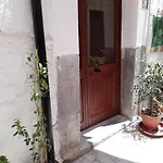 Cortile Maggiore Feriehus Cefalù