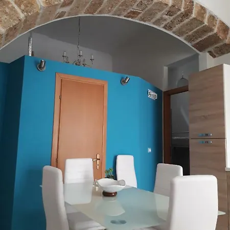 Cortile Maggiore Чефалу